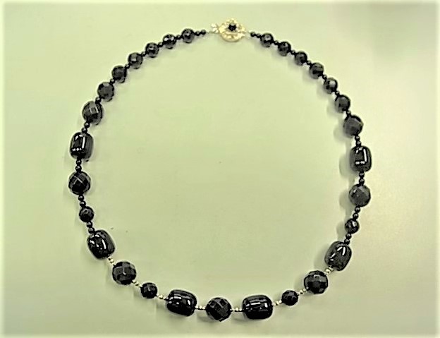 画像1: おしゃれな黒の基本ネックレス♥K18／K18WG入 ブラックカルセドニー デザイン ネックレス (1)